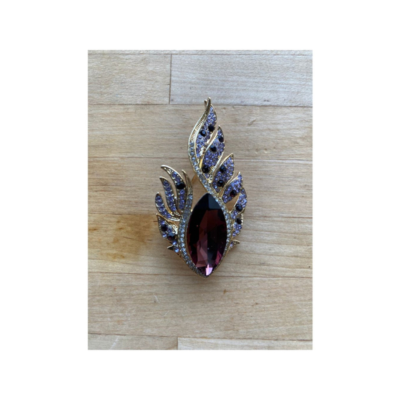 The Unbranded Brand Jewelry - Purple Brooch/Pendant